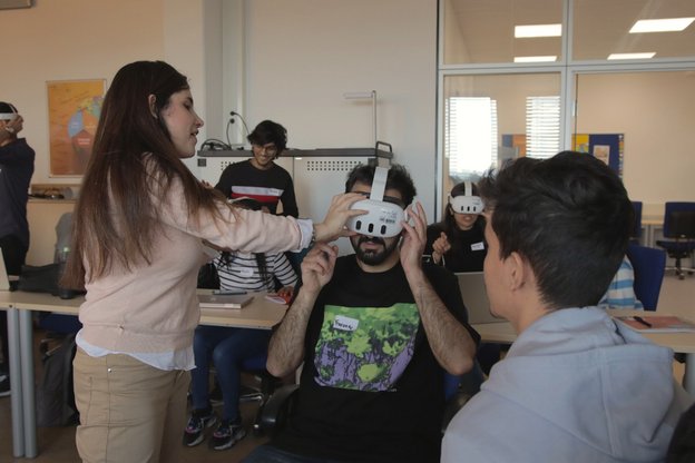 VR in einer Deutschlehrveranstaltung am Sprachenzentrum: Erprobung von neu entwickelter Applikation GuudeVR 